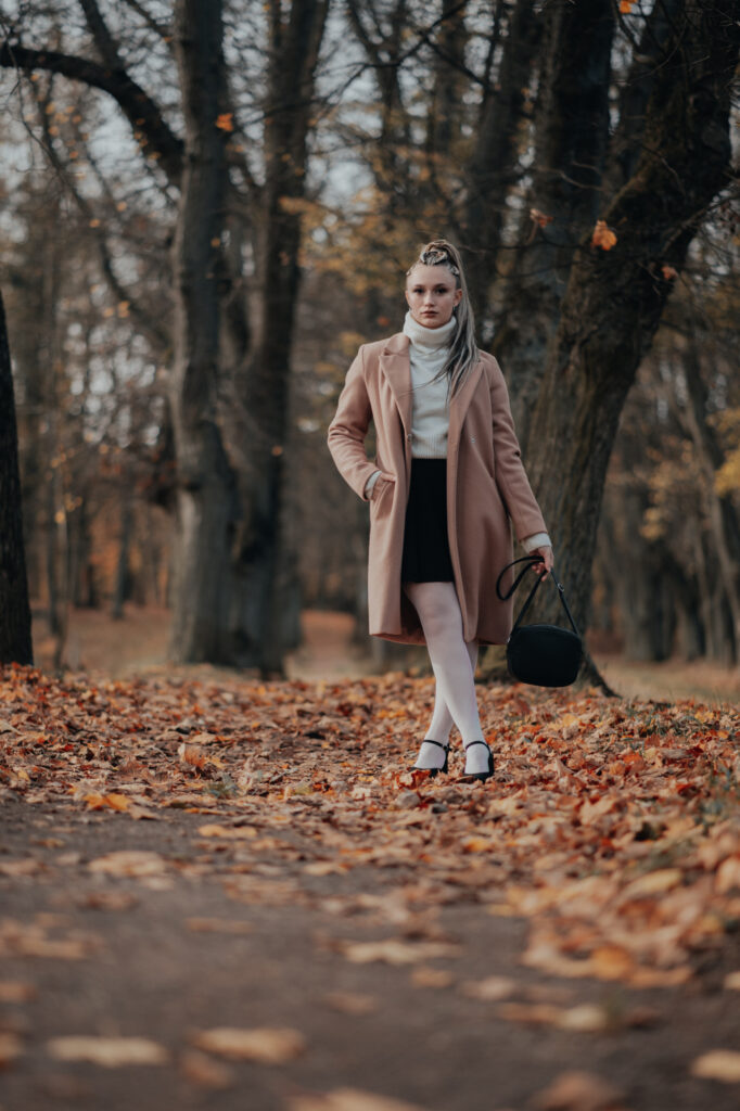 Umělecký ženský portrét v přirozeném světle – Alfarera.Art
