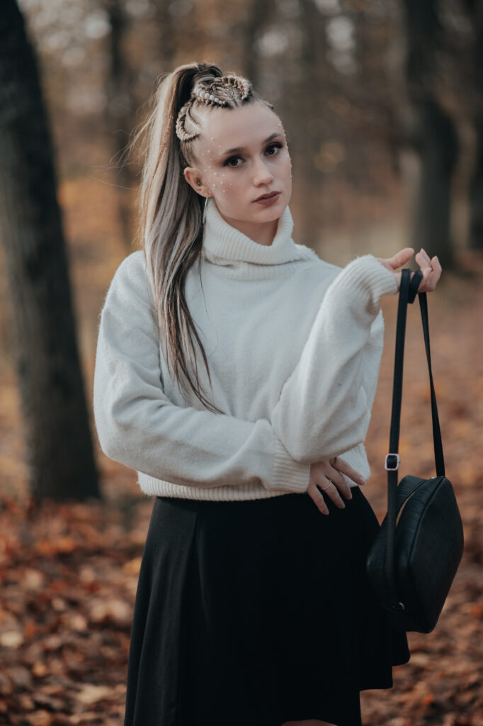 Umělecký ženský portrét v přirozeném světle – Alfarera.Art